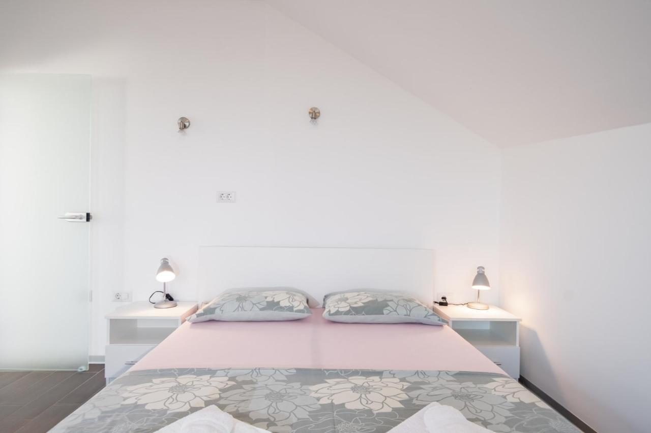 Vila Tina In Pula, Istrien Medulin Exterior photo